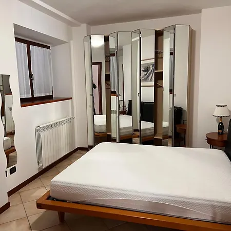Via Lario 3 Met Balkon Apartman